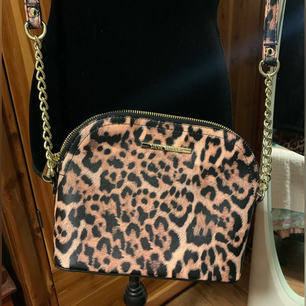 Steve Madden B Maggie Leopard Crossbody - Picture 4 of 6